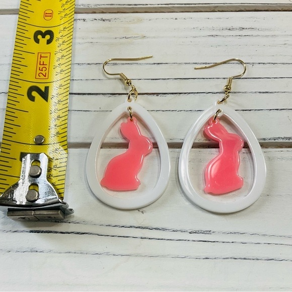 - New Easter Pink & White Egg And Bunny Cute Stylish Dangle Drop Earrings - Picture 6 of 7